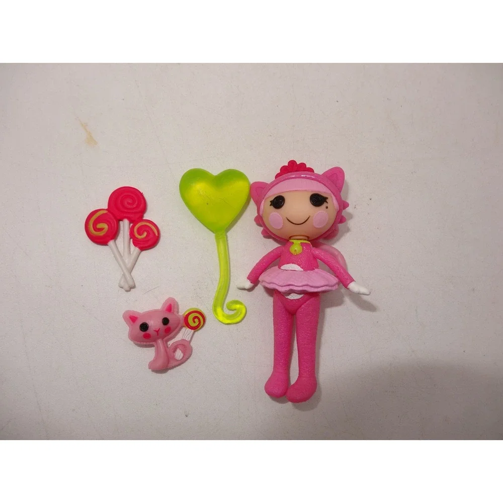 Lalaloopsy Mini Jewel Sparkles Figure Set with Pet Cat and Cardboard House‎